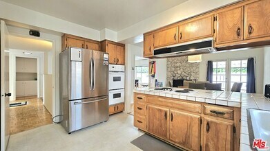 4725 Purdue Ave in Culver City, CA - Foto de edificio - Building Photo