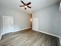 1318 Willow Street in San Antonio, TX - Building Photo - Interior Photo