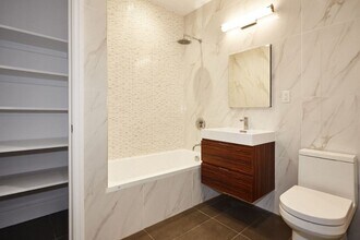 45 Beekman St, Unit 3S in New York, NY - Building Photo - Building Photo