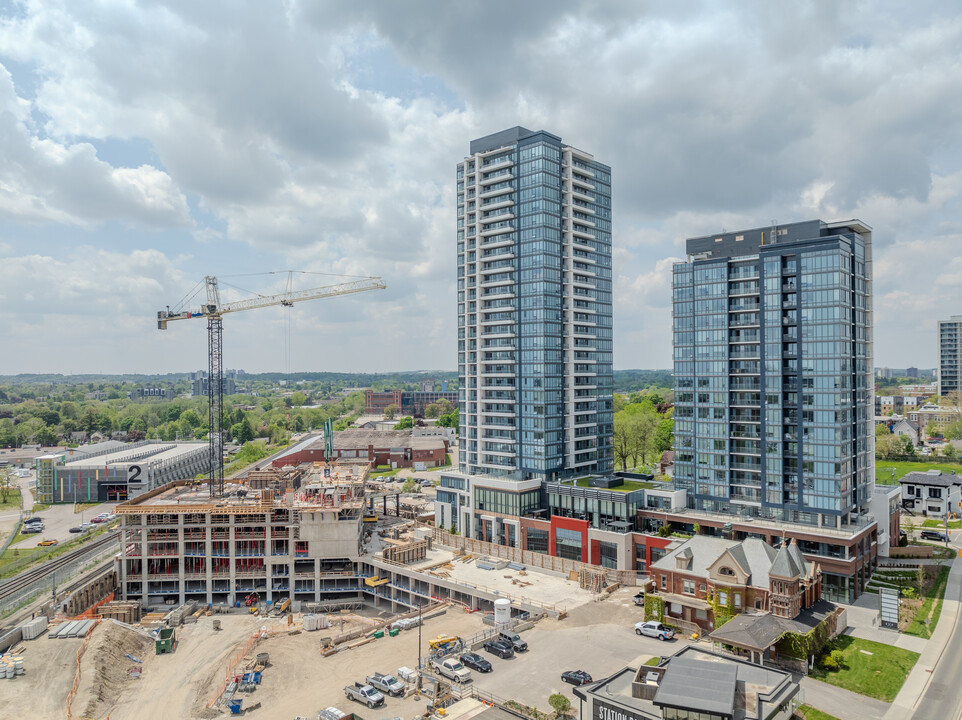 Station Park Union Towers in Kitchener, ON - Building Photo