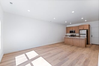 35 N Gateway Dr in Providence, UT - Building Photo - Building Photo