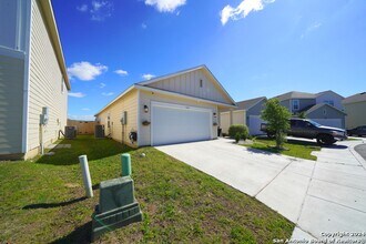 5527 Rue Girard in Converse, TX - Building Photo - Building Photo