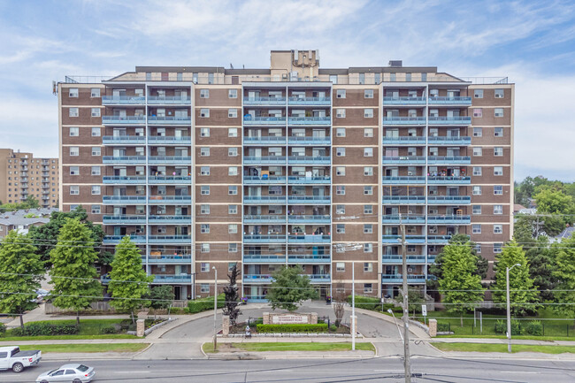 Kennedy Estates in Brampton, ON - Building Photo - Building Photo