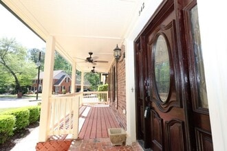 342 Regent Ct SW in Lilburn, GA - Building Photo - Building Photo