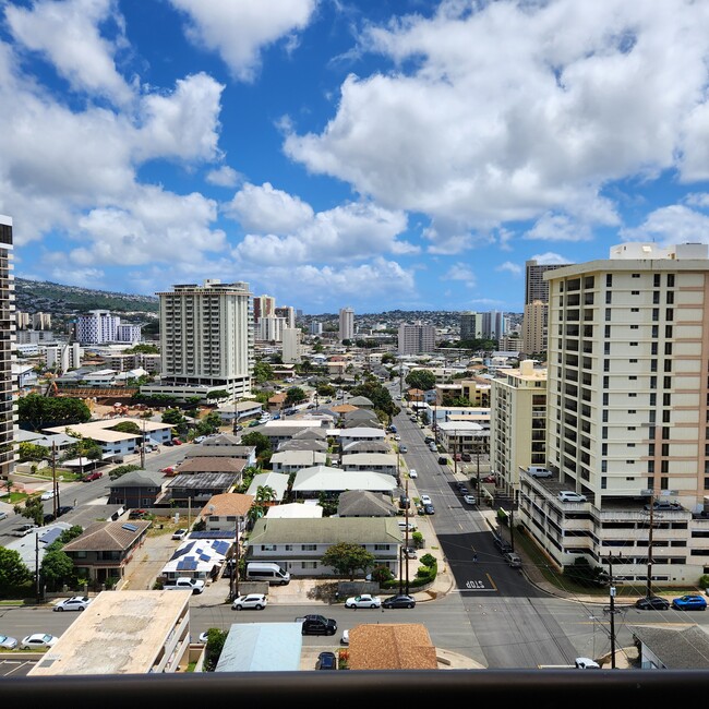 2100 Date St in Honolulu, HI - Building Photo - Building Photo