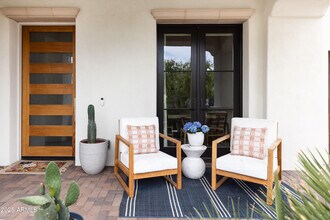 3927 E Sheila Ln in Phoenix, AZ - Building Photo - Building Photo
