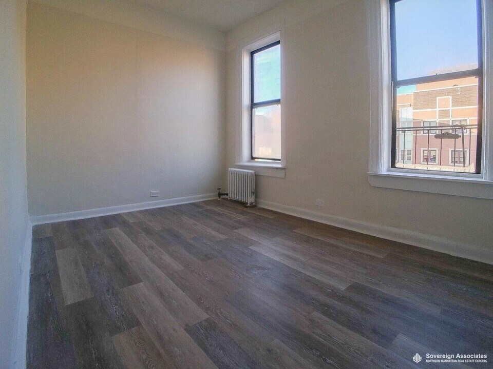 76 Vermilyea Ave in New York, NY - Building Photo