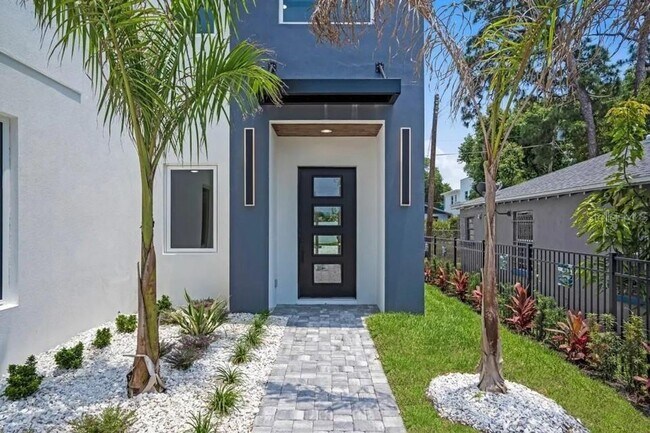 1156 Cocoanut Ave in Sarasota, FL - Building Photo - Building Photo