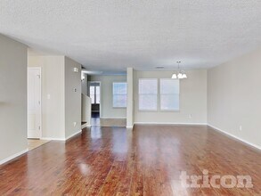 4968 Sundance Dr NE in Rio Rancho, NM - Foto de edificio - Building Photo