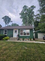 506 Wilcox Ave in Elgin, IL - Building Photo