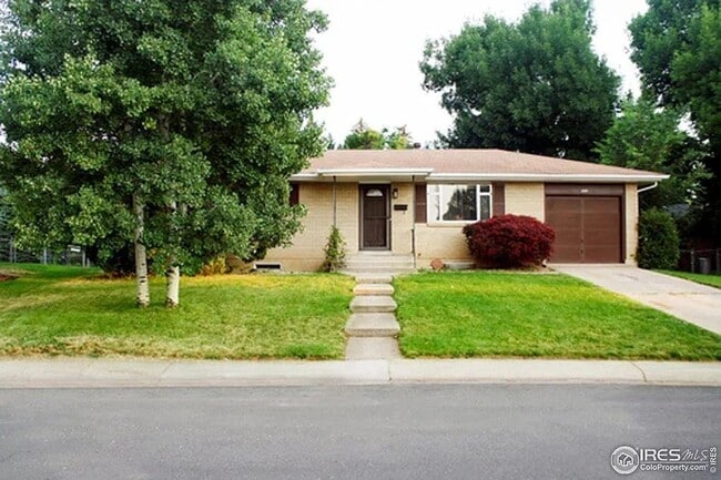 property at 220 Tulane Dr