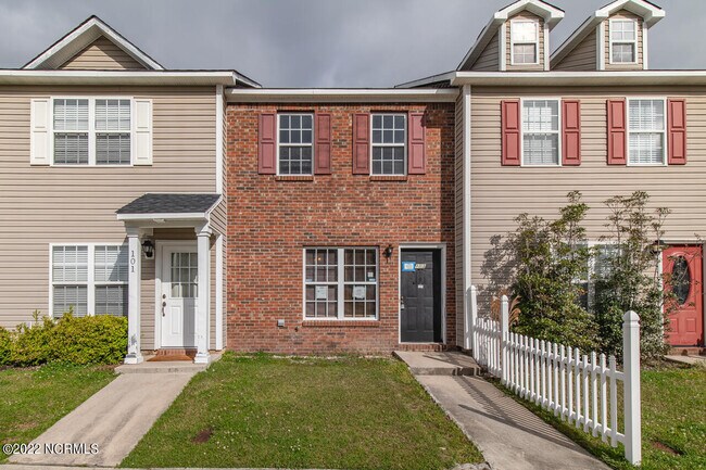property at 103 Woodlake Ct