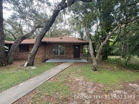 2103 Colmar Ave in Sebring, FL - Building Photo