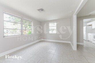 2902 Portsmouth St in Deltona, FL - Building Photo - Building Photo