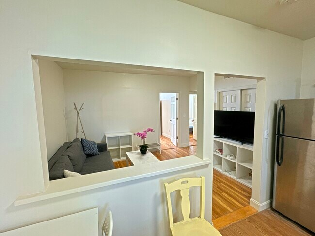 287 Dorchester St, Unit 2 in Boston, MA - Foto de edificio - Building Photo