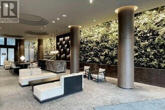 120 Broadway Ave in Toronto, ON - Building Photo - Building Photo