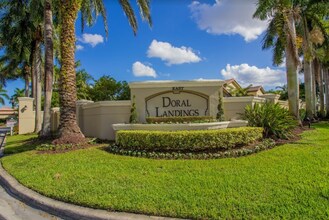 5249 NW 112th Ct in Doral, FL - Foto de edificio - Building Photo