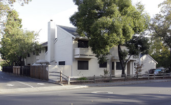 325 8th St in Davis, CA - Building Photo
