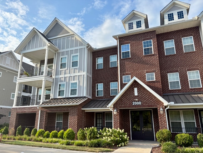 property at 2000 Shadow Green Dr
