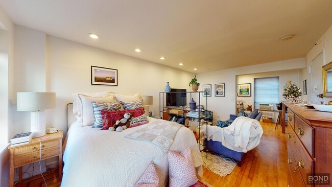 30 Charlton St in New York, NY - Building Photo - Building Photo