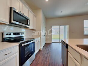 22410 Bellini Cir in Land O Lakes, FL - Foto de edificio - Building Photo