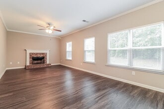 15 Fieldcrest Dr in Dallas, GA - Foto de edificio - Building Photo