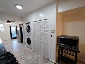 1933 4th St NE in Washington, DC - Foto de edificio - Building Photo