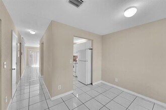 9088 NW 40th St in Coral Springs, FL - Building Photo - Building Photo