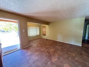 5800 Goliad St NW in Albuquerque, NM - Building Photo - Building Photo