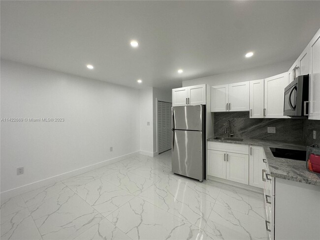 1120 SW 31st Ave-Unit -1 in Miami, FL - Building Photo - Building Photo