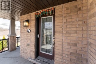 2 Scarletwood St in Hamilton, ON - Building Photo - Building Photo