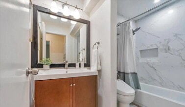 4012 Farm Hill Blvd in Redwood City, CA - Building Photo - Building Photo