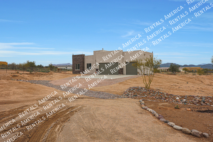 16720 E Melanie Dr in Scottsdale, AZ - Building Photo