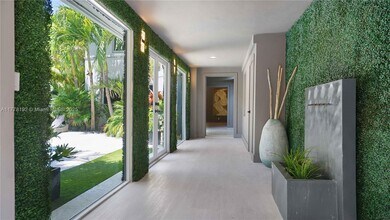 5650 Pine Tree Dr in Miami Beach, FL - Building Photo - Building Photo