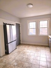 15 Mora St, Unit 15 Mora in Boston, MA - Foto de edificio - Building Photo