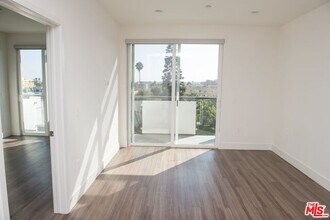 3618 Dunn Dr-Unit -105 in Los Angeles, CA - Building Photo - Building Photo