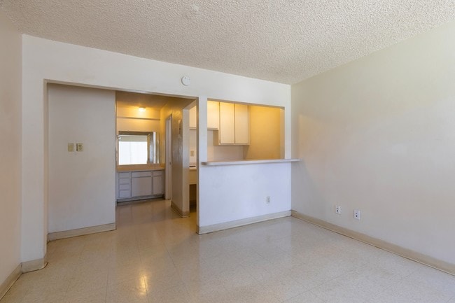 Siegel Suites Tucson in Tucson, AZ - Building Photo - Building Photo