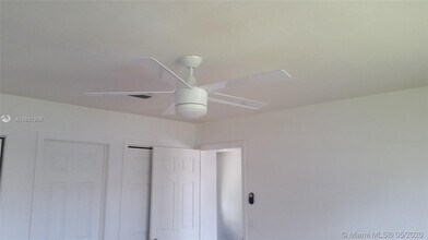 2312 Van Buren St-Unit -11 in Hollywood, FL - Building Photo - Building Photo