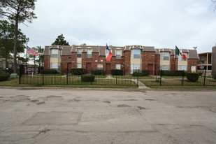 Laguna Azul Apartments