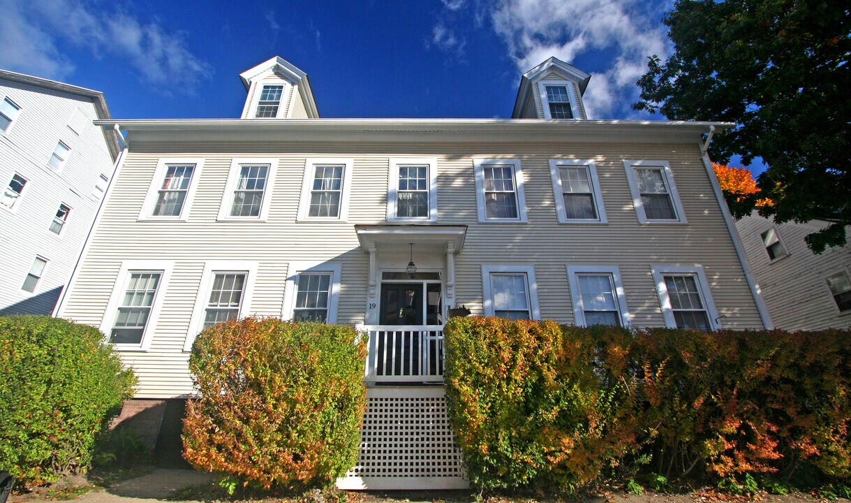 19 First St in Dover, NH - Building Photo