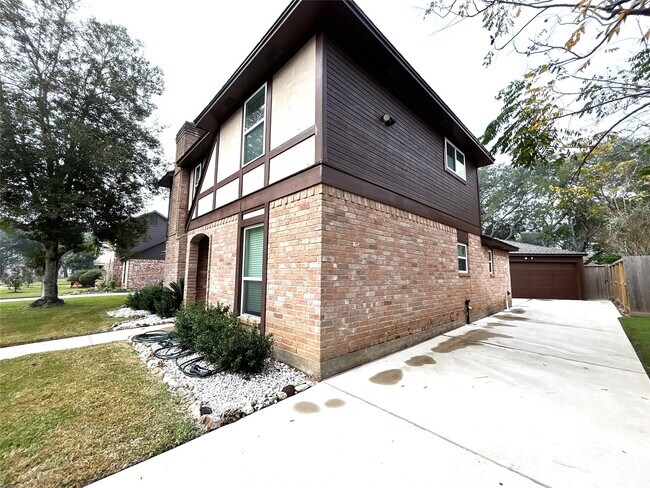 2714 River Birch Dr in Sugar Land, TX - Building Photo - Building Photo