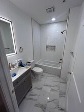 1314 11th Ave, Unit 3rd Floor Rear in Altoona, PA - Building Photo - Building Photo