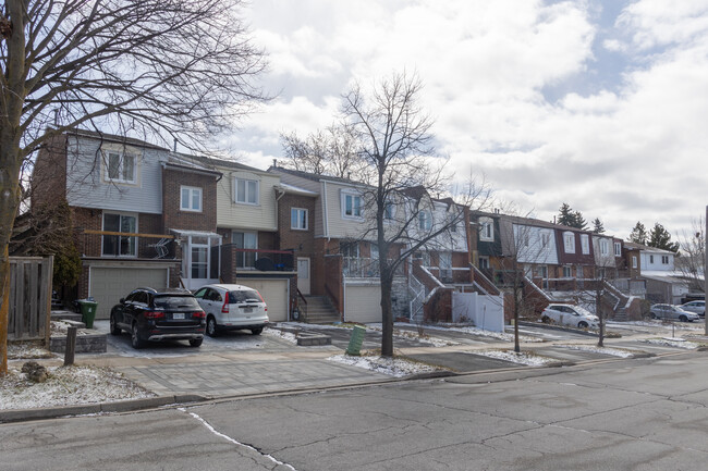 50 Tooklea Cres in Toronto, ON - Building Photo - Building Photo