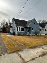 365 Hendrickson Ave in Woodbury, NJ - Building Photo