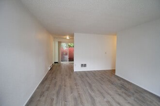 2639-2639 SE 119th Ave in Portland, OR - Building Photo - Building Photo