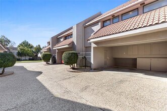 4526 Glenwick Ln in Dallas, TX - Building Photo - Building Photo