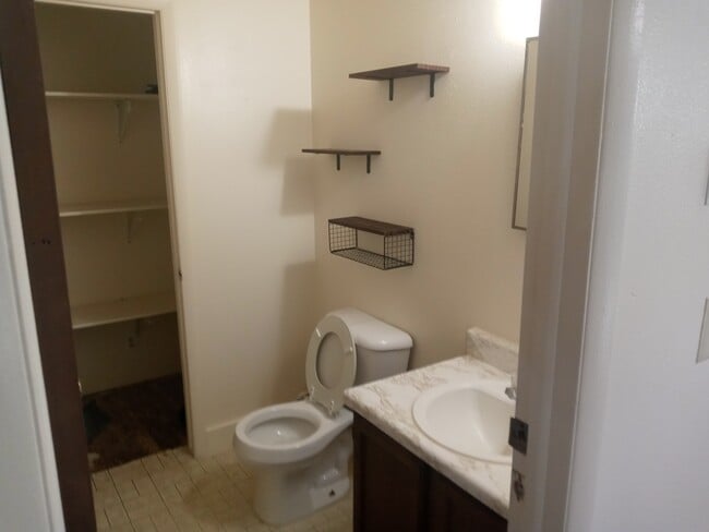 390 S Wagon Wheel Dr in Green River, WY - Building Photo - Building Photo
