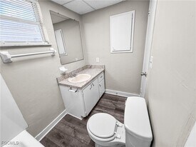 3744 Estelle Ave in Ft. Myers, FL - Building Photo