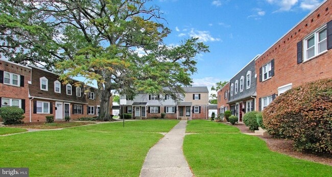 2580 Iverson St in Hillcrest Heights, MD - Building Photo - Building Photo