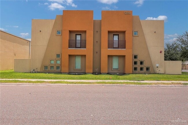 property at 1200 E Daffodil Ave